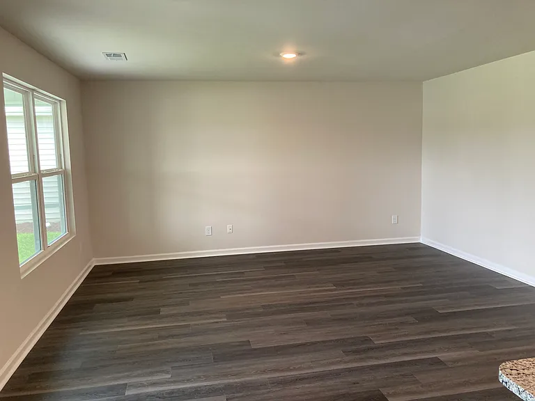 129 Kings Acre Ct — Photo 7
