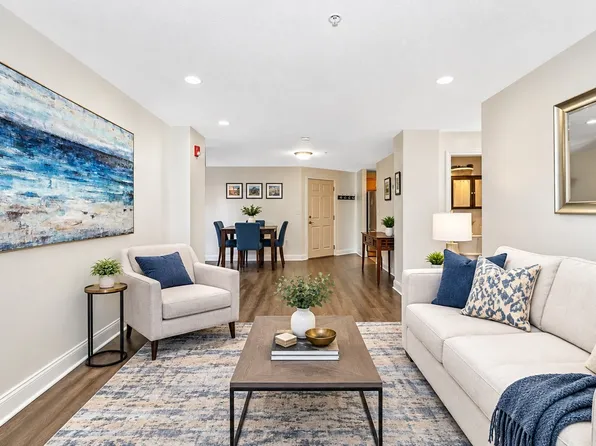200 Market St Unit 3211, Lowell, MA 01852