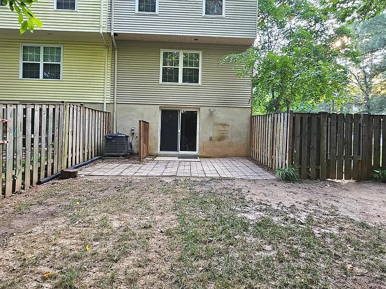6430 Shannon Station Ct — Photo 34