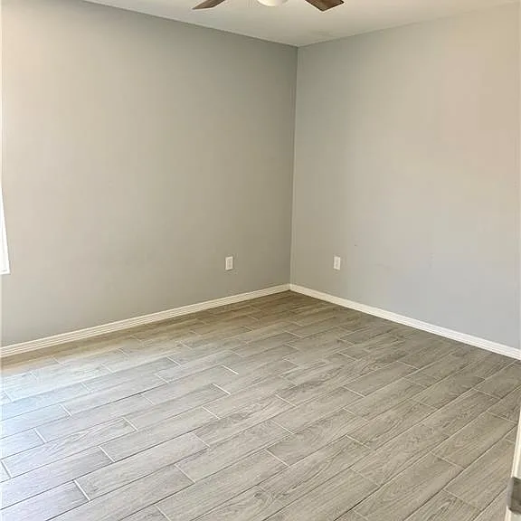 436 E Acacia St — Photo 5