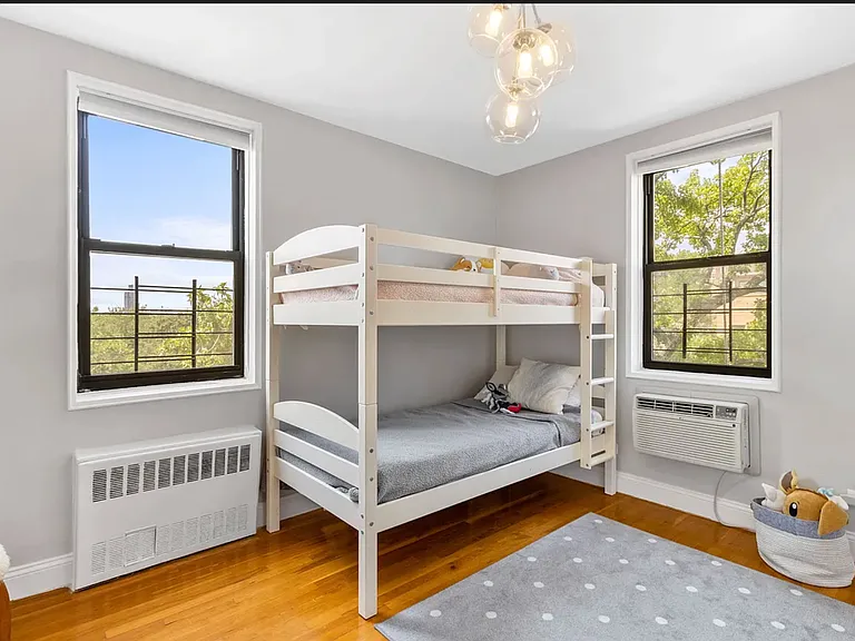 3235 Cambridge Ave #2G — Photo 6