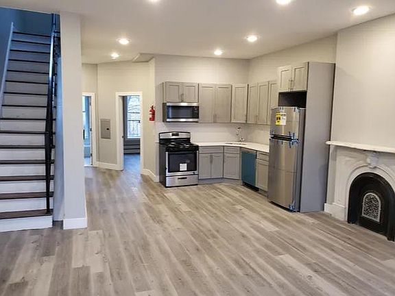 2nd image of 372 Forrest St #2