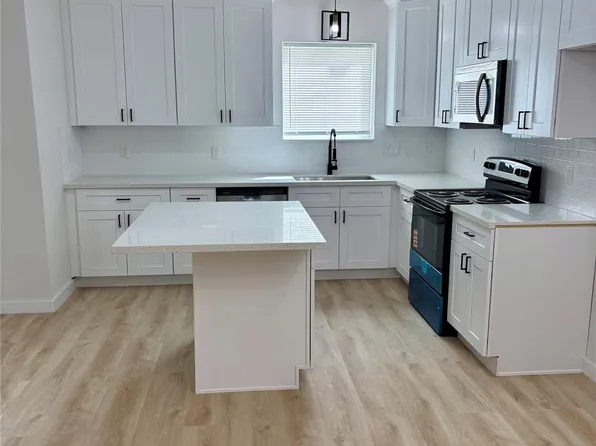 9711 Pelsey A B St #A, Houston, TX 77029