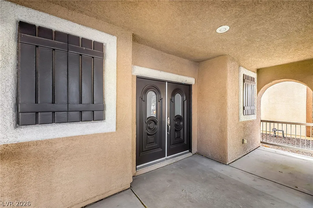 3 bed, 2.5 bath, 2412 sqft, $3,000 — Photo 4