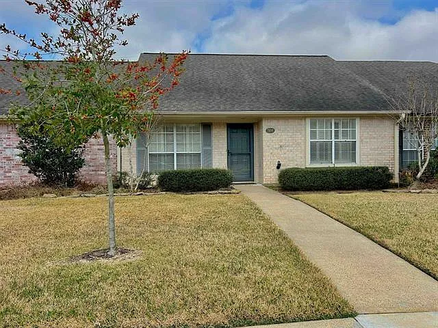 7936 Pecan Dr — Photo 1
