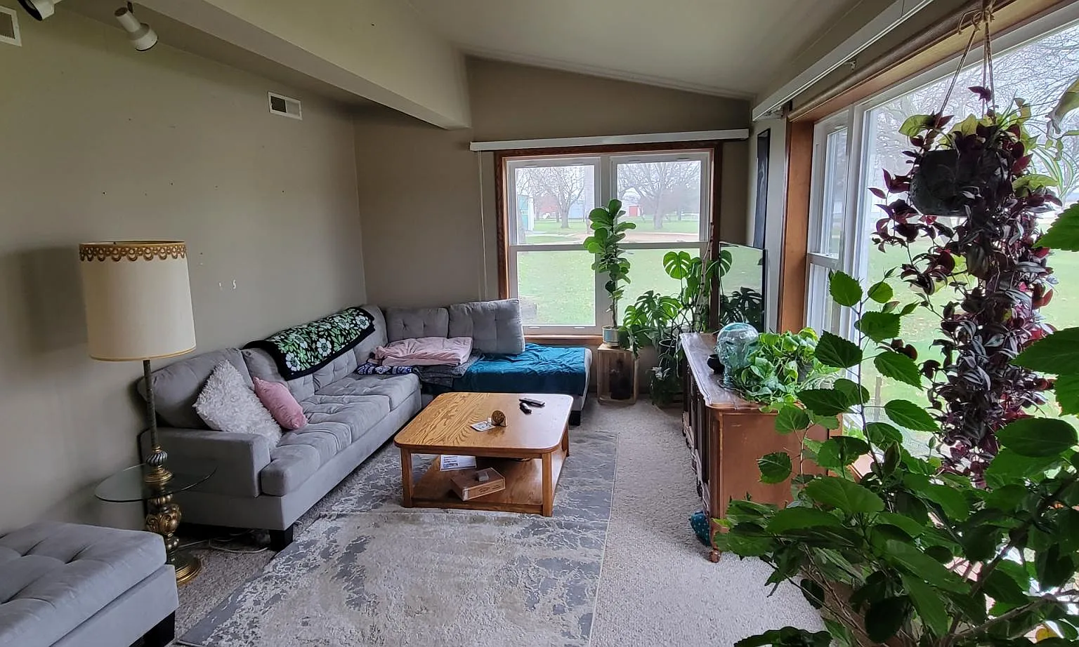 3 bed, 1300 sqft, $1,700 — Photo 1