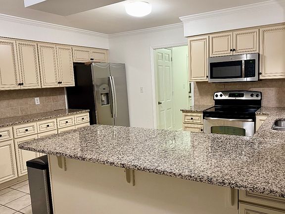 5th image of 2400 Ferguson Rd