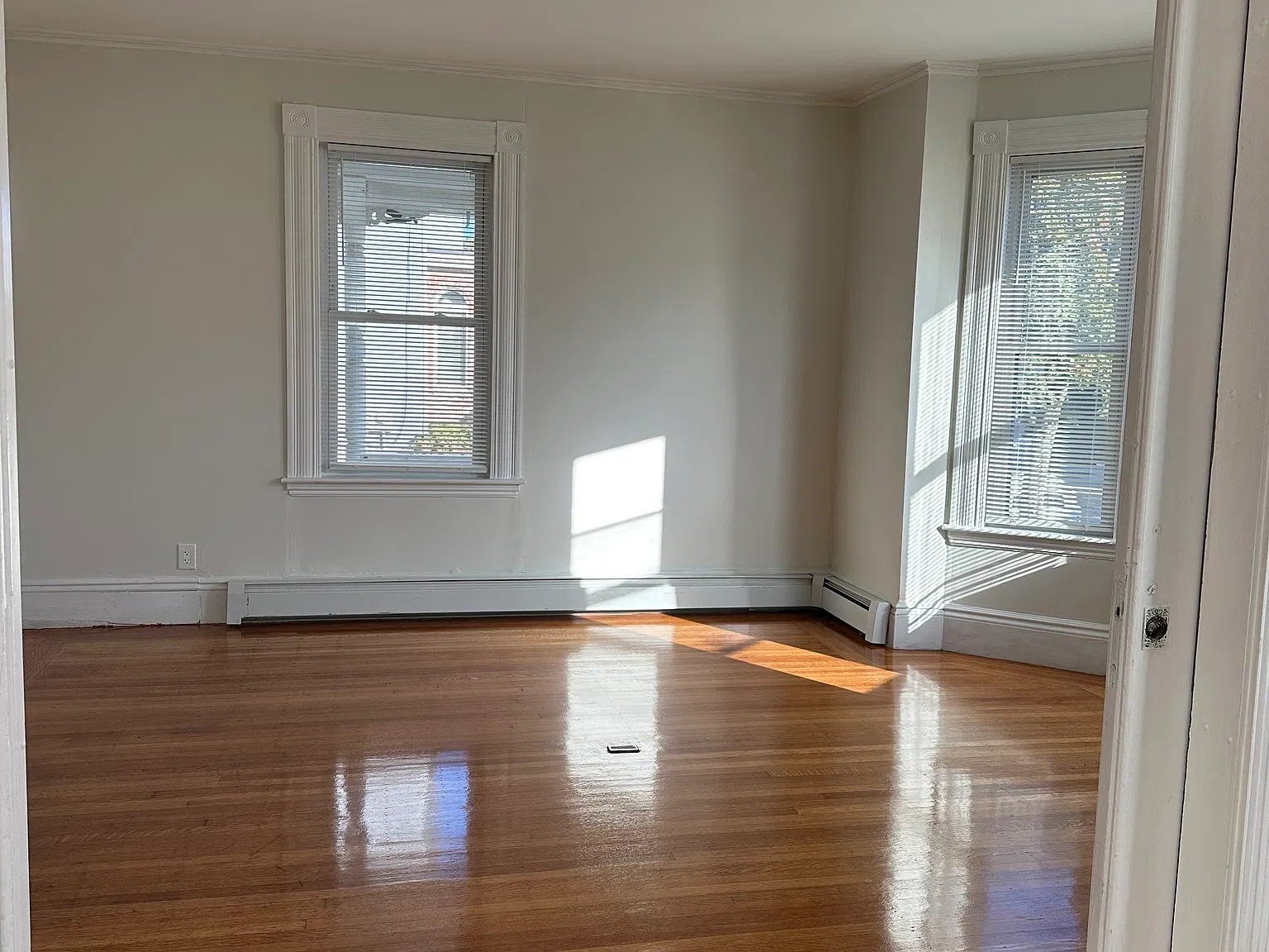 3 bed, $2,800 — Photo 2