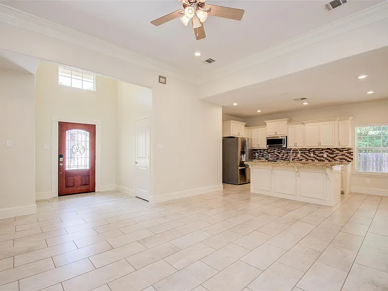 10572 Twin Oak Dr — Photo 5