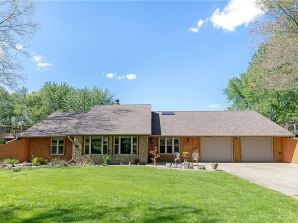 5 Moonbeam Ln, Edgerton, MO 64444