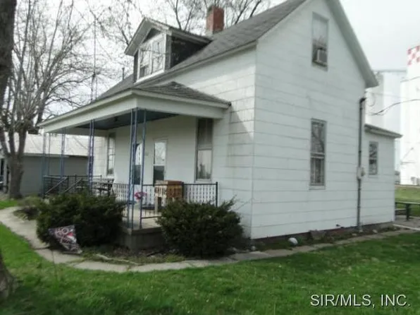 202 W Railroad Dr, Okawville, IL 62271