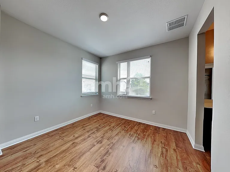 8113 Turnberry Ln — Photo 21