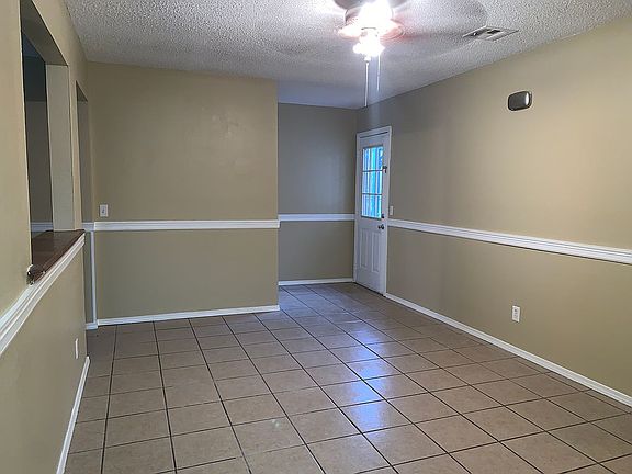 5th image of 3212 E 4th Ave