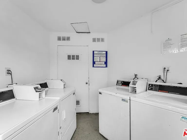 10920 National Blvd — Photo 10