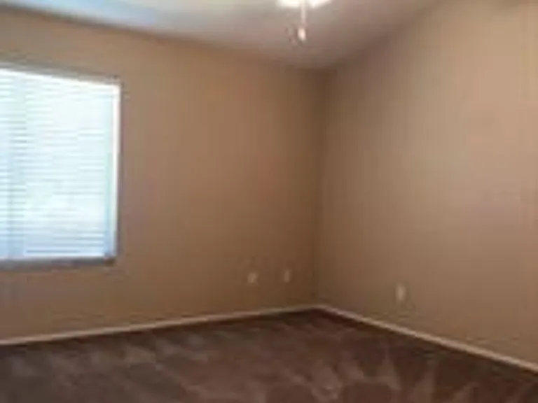 467 Newton Pl — Photo 9