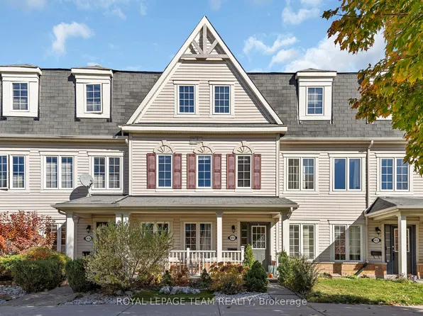 414 Santa Anna Ln, Ottawa, ON K2S 0M1