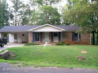 31 Carriage Rd, Anniston, AL 36206