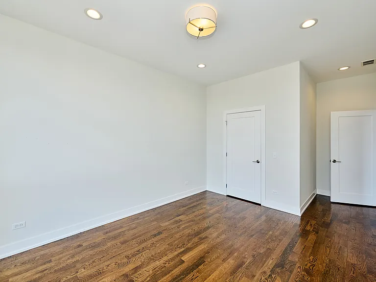 5139 N Broadway #301 — Photo 3