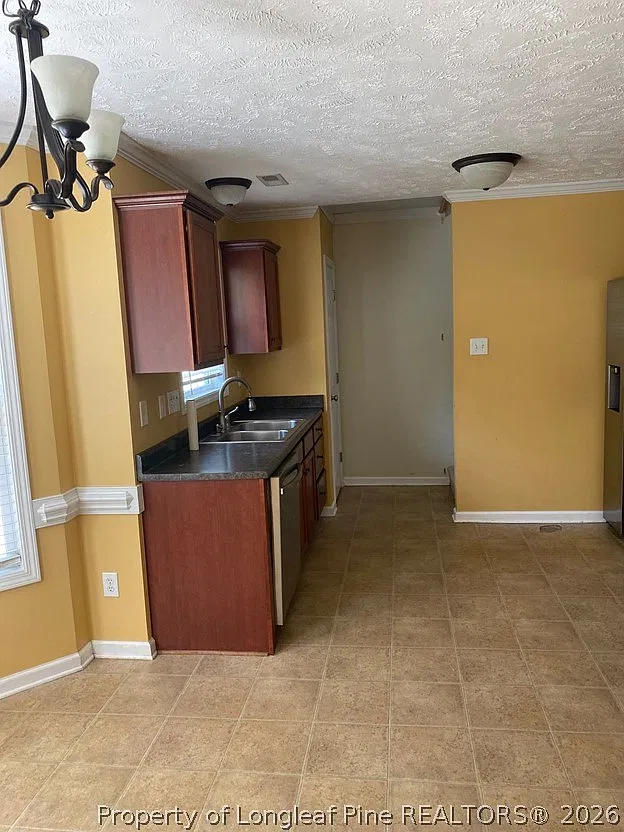 3 bed, 2.0 bath, 1525 sqft, $1,750 — Photo 3