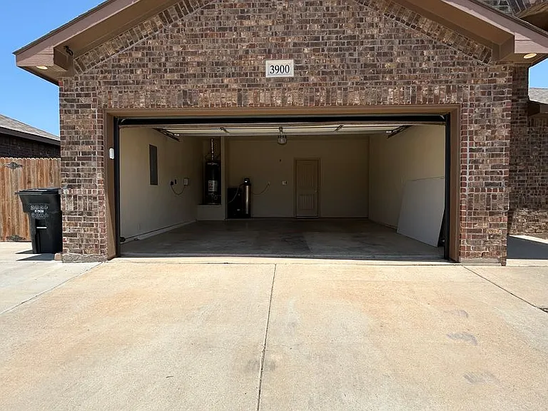 3900 Roma St — Photo 22