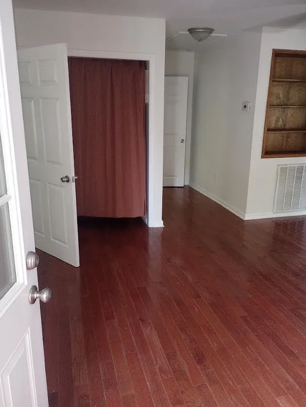 3 bed, 1172 sqft, $2,200 — Photo 3
