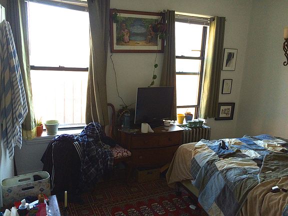 3rd image of 258 E 112th St APT 5C
