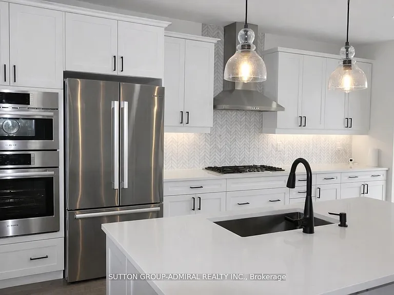 65 Barkerville Dr — Photo 35