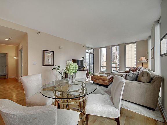 4th image of 1250 S Michigan Ave APT 1001