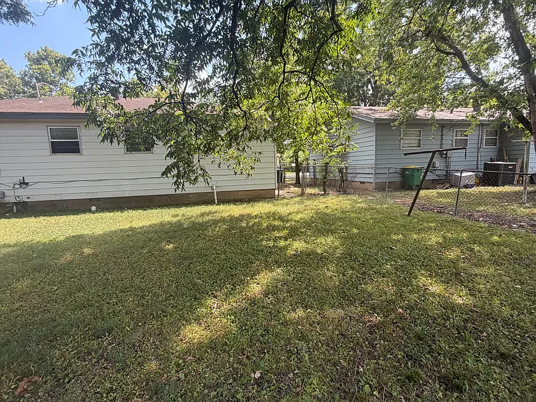 613 Ellen Dr — Photo 8