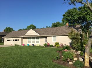 2832 Orchard Rd, Willoughby Hills, OH 44092
