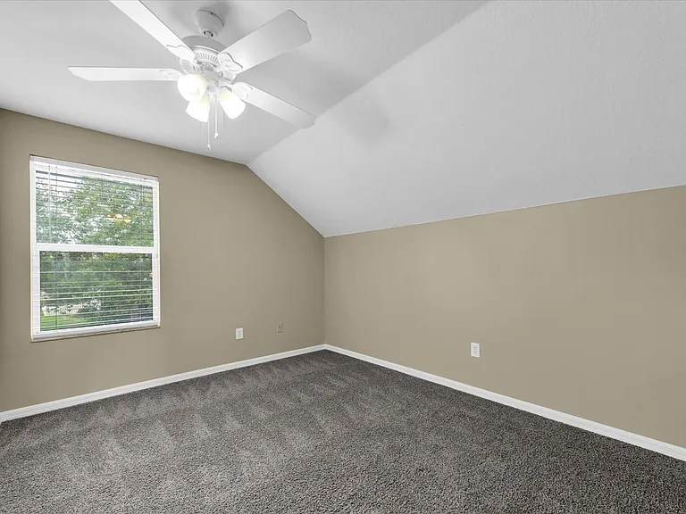 10825 Newbridge Dr — Photo 24