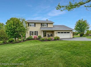 15 Longview Ter, Olyphant, PA 18447