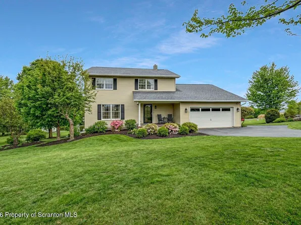 15 Longview Ter, Olyphant, PA 18447