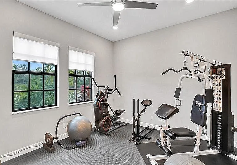 11720 Waterway Cir — Photo 51