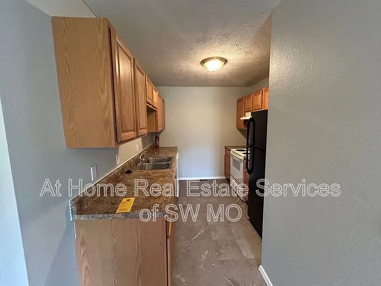 427B Birchwood St — Photo 4