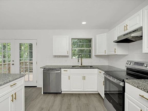 3rd image of 5188 Goldmar Dr