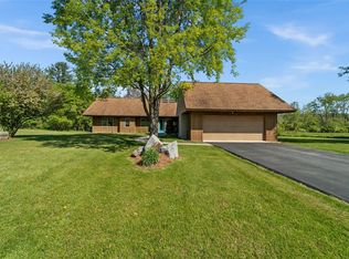 25 Brookside Ln, Chenango Forks, NY 13746