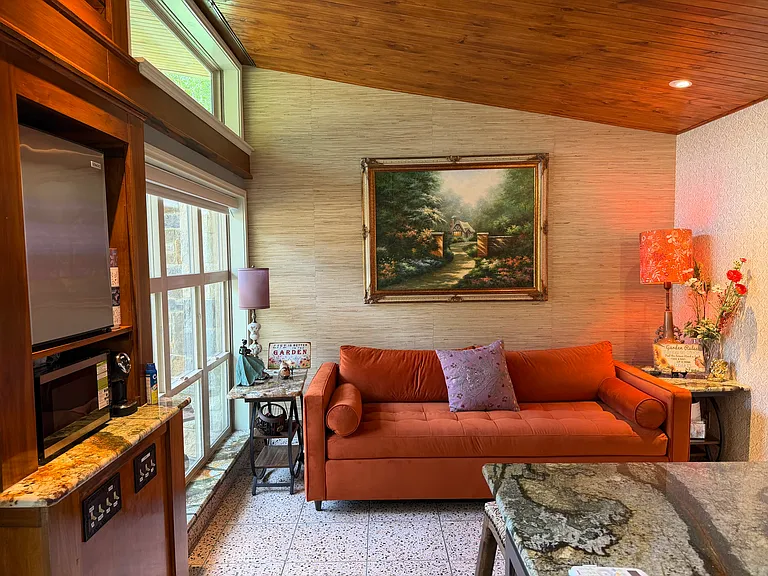 2453 Bottoms East Rd — Photo 38