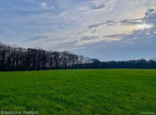 10315 Hogan Rd, Swartz Creek, MI 48473