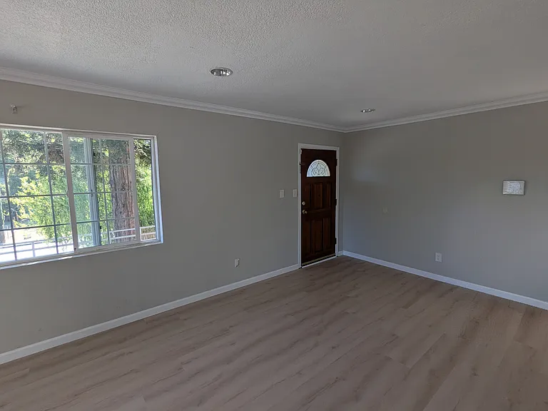 706 Appian Way — Photo 5