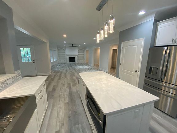 4th image of 4390 Portchester Way