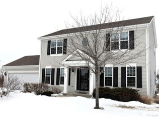 914 N Michael Ct, Elkhorn, WI 53121