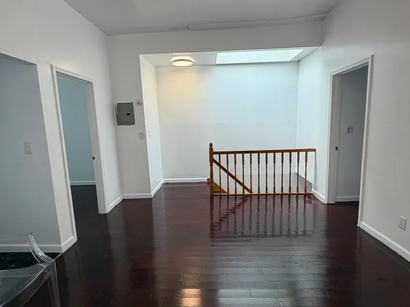 (undisclosed Address), Jamaica, NY 11433