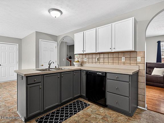 4th image of 9405 Brown Austin Rd