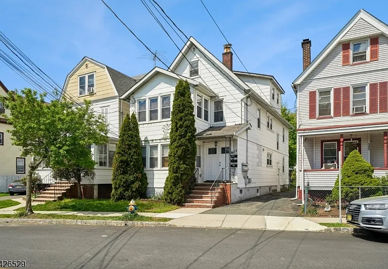 133 Franklin Ave — Photo 12