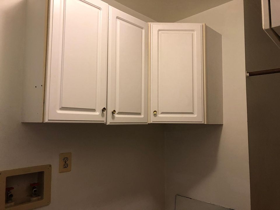 Utility room Lots of cabinets