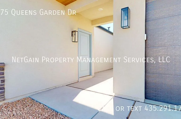 1875 E Queensridge Dr — Photo 2