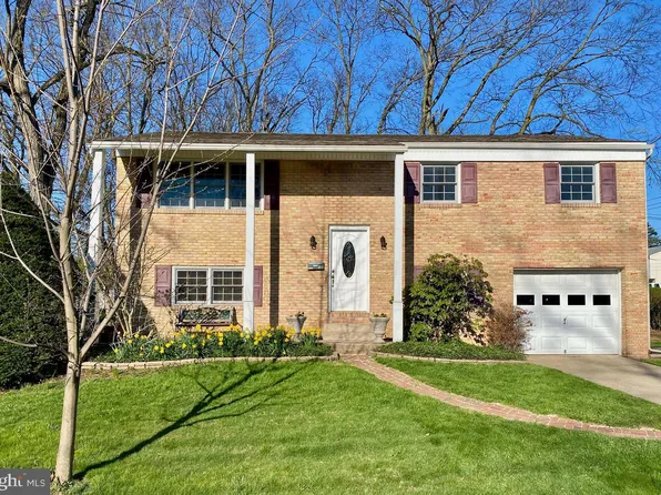 300 Thomas Dr, Mechanicsburg, PA 17050