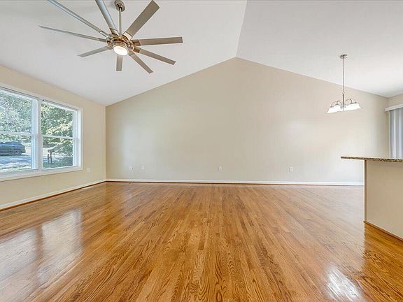 4th image of 900 Craig Ave