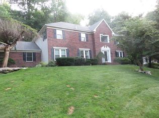 500 Arrowhead Trl, Sinking Spring, PA 19608